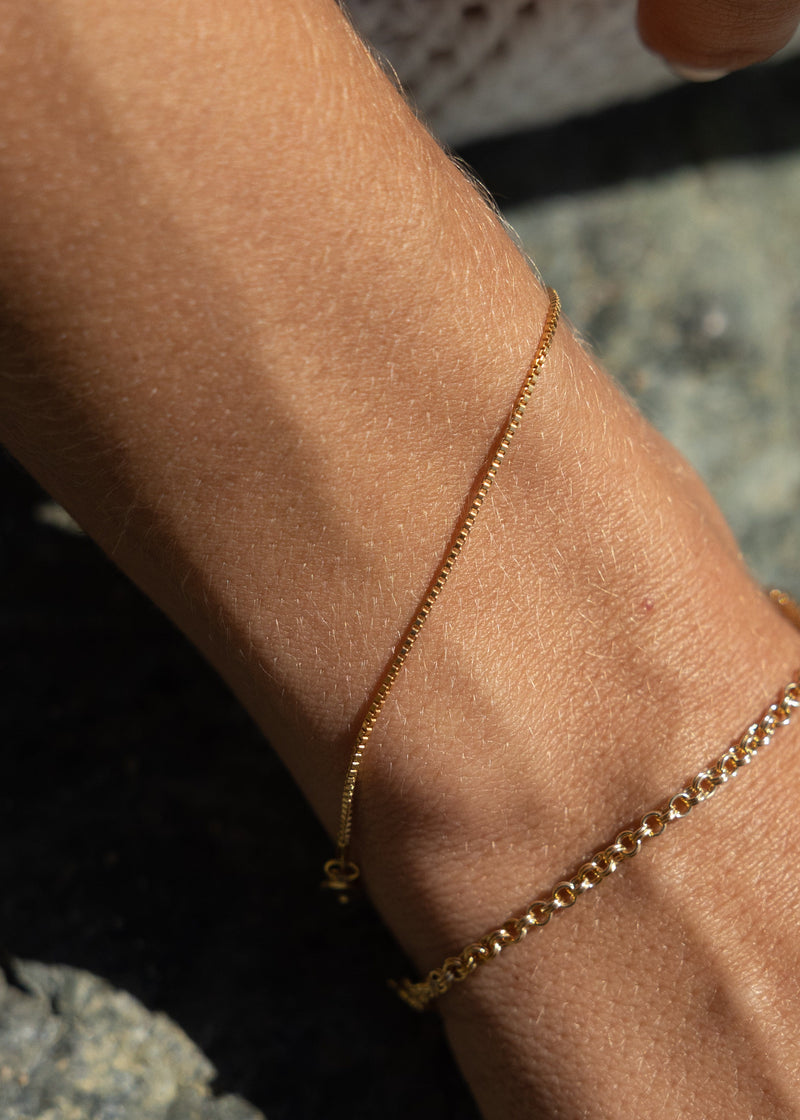 14K Gold Thin Chain Link Bracelet Solid Gold Bracelet  AMYO Jewelry