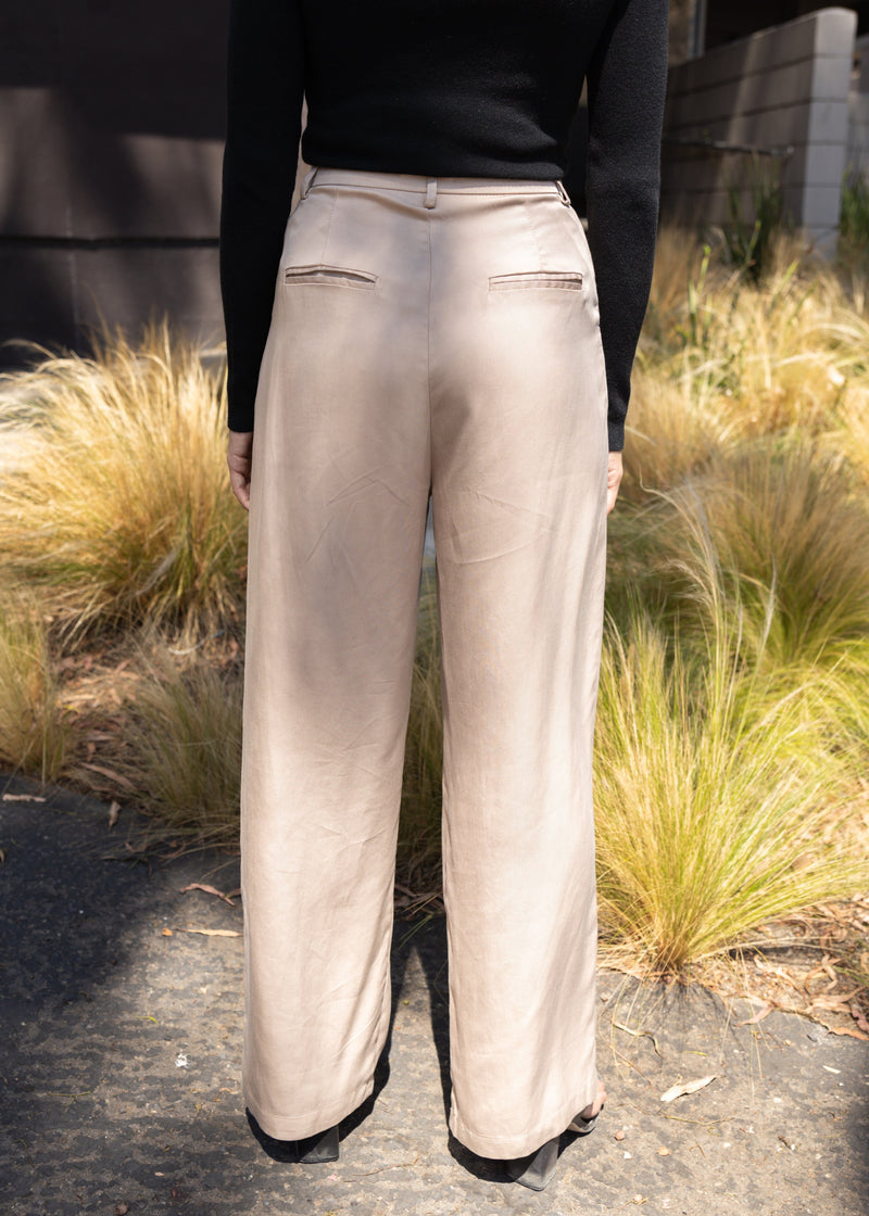 womens wide leg pants with pockets