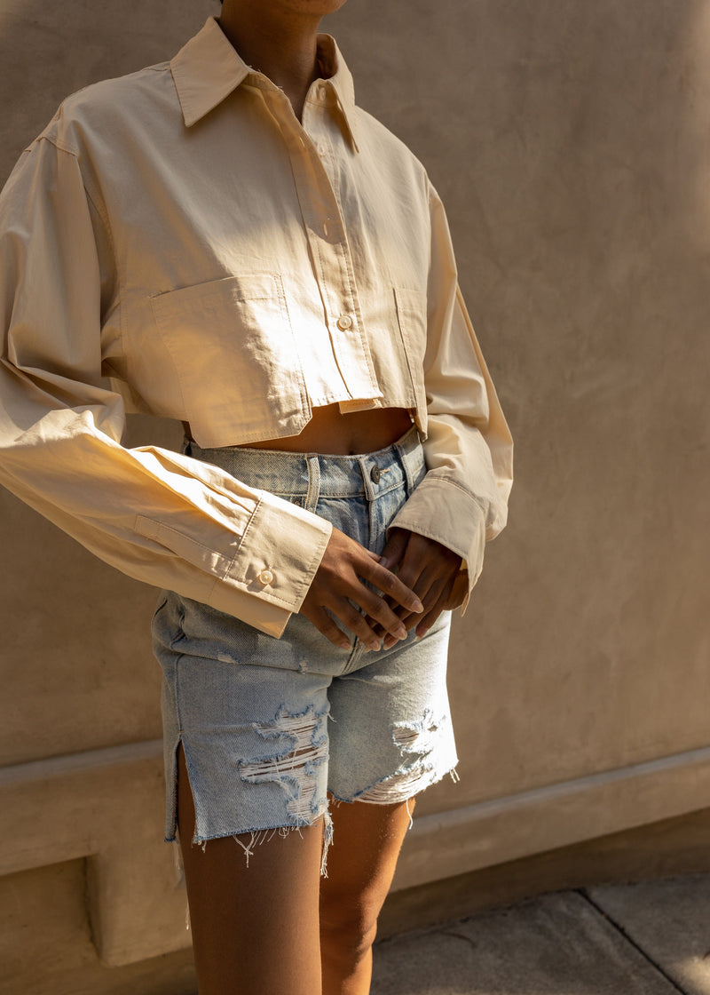 button down cropped colalred shirt